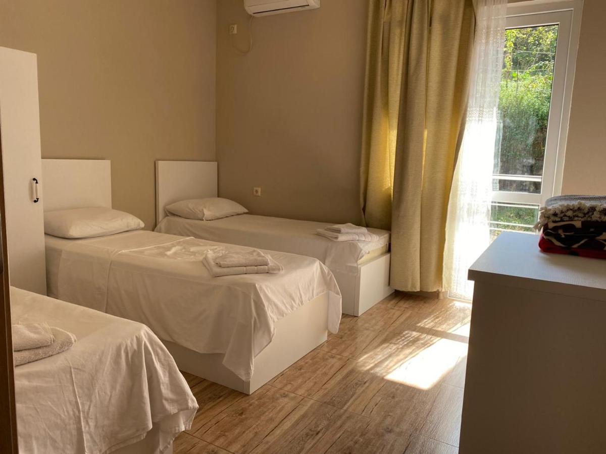 Nira Hotel Gonio Kültér fotó